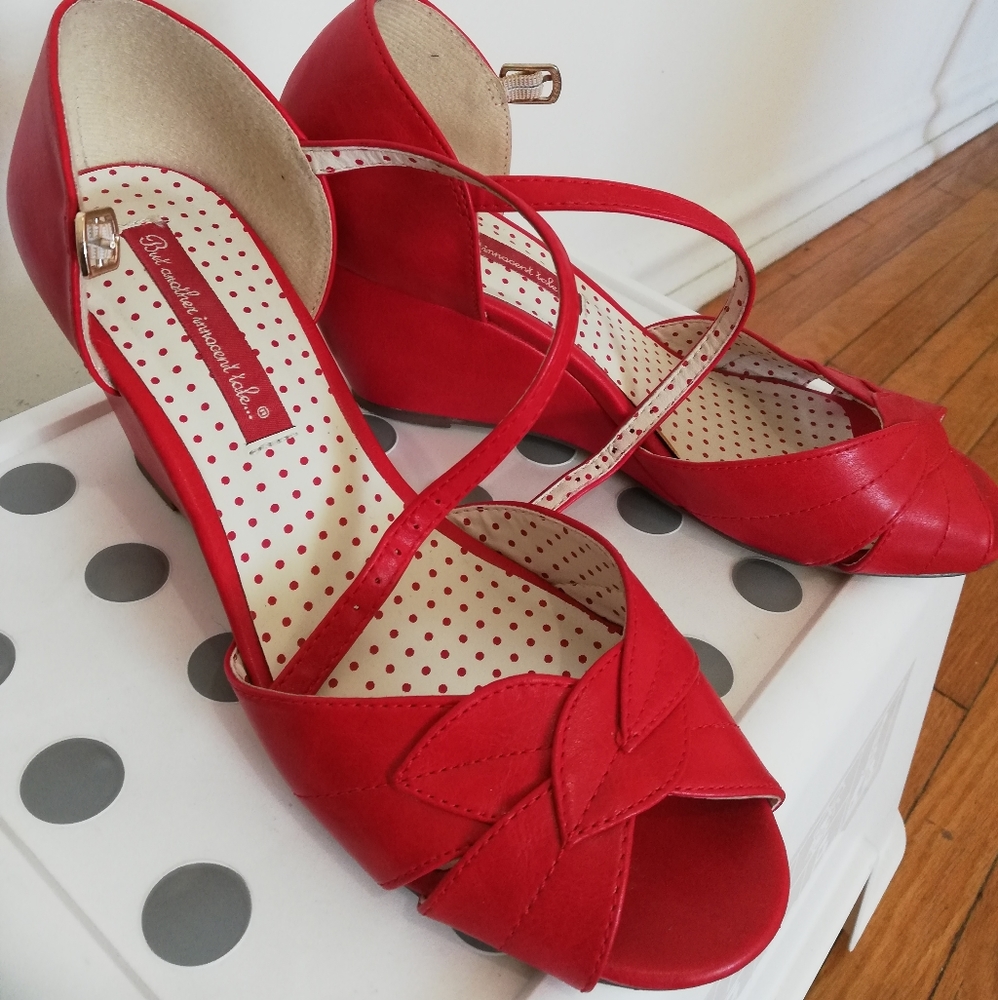 Modcloth shoes - Picture 2 of 5